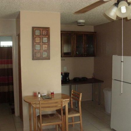 Apartamento Newly Furnished Large, Clean, Quiet Private Unit Fort Lauderdale Exterior foto